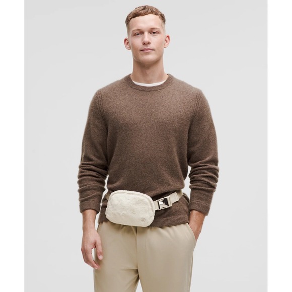 Lululemon‎ Everywhere Belt Bag 1L Fleece White Bone /Silver Color